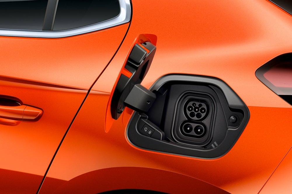 corsa-e-ccs-connector.thumb.jpg.55223f844653ccf74d06849ffc3194cc.jpg