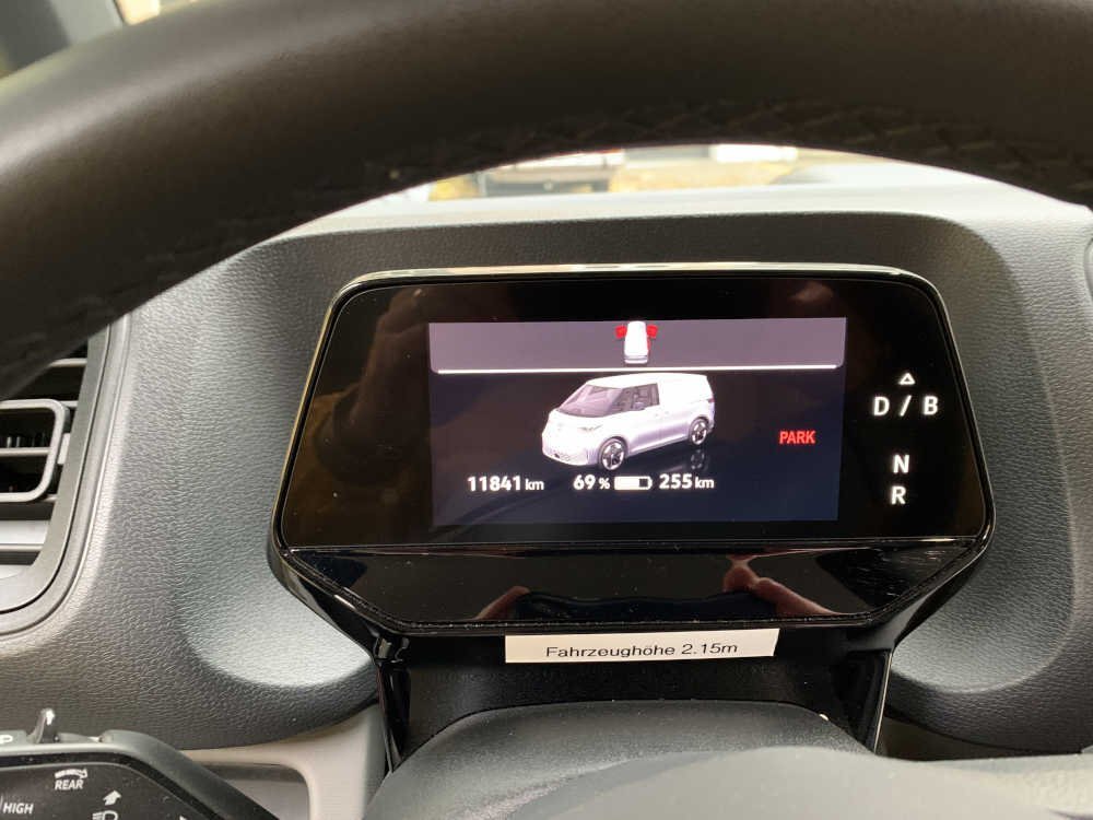 id-buzz-cockpit-LCD-red.jpg